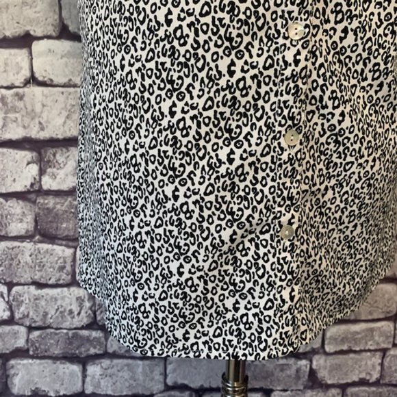 Bobeau Black & White Blouse Size Large - Picture 3 of 9